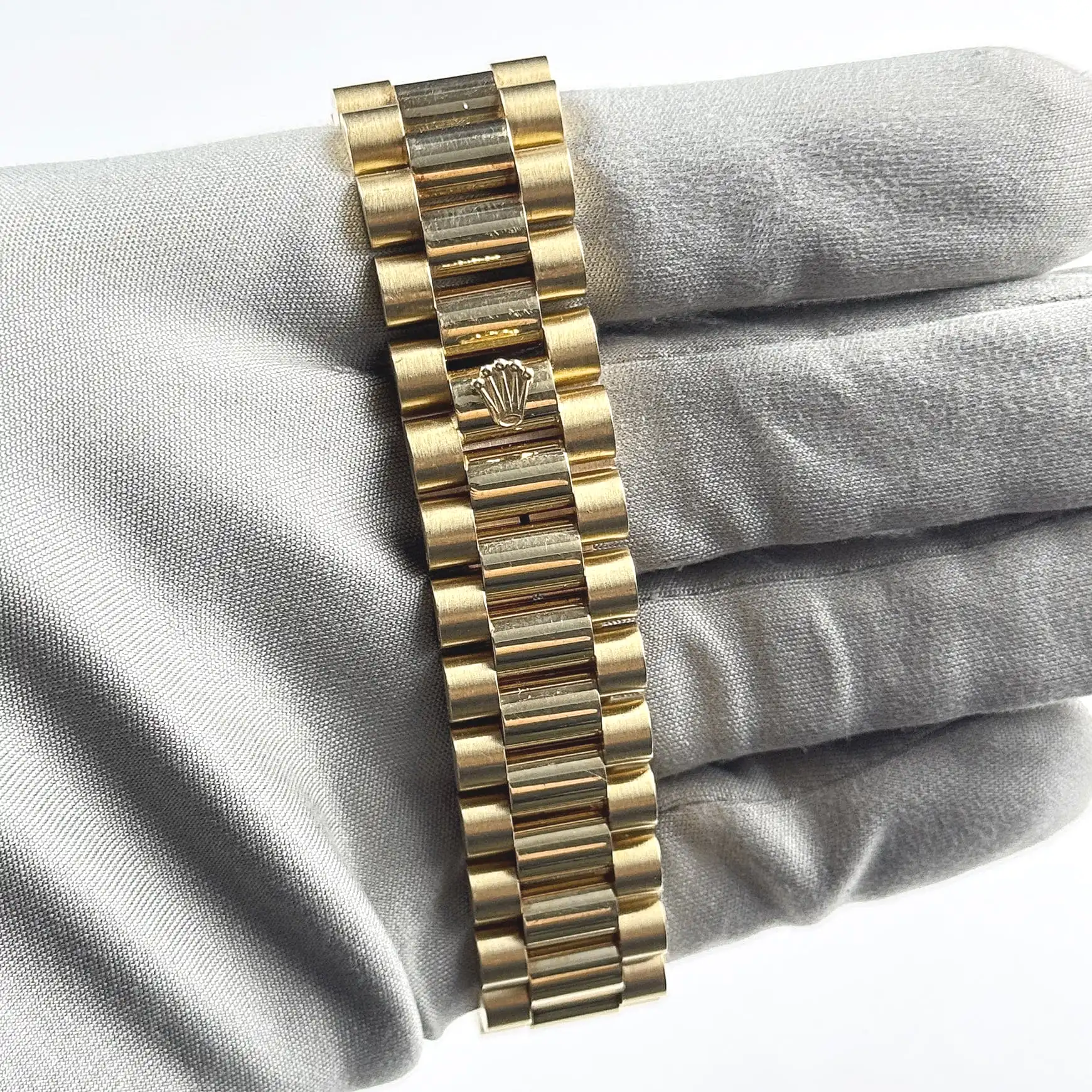 Rolex Day-Date 18238 Yellow Gold Carousel Diamond Dial Presidential Bracelet - Image 5