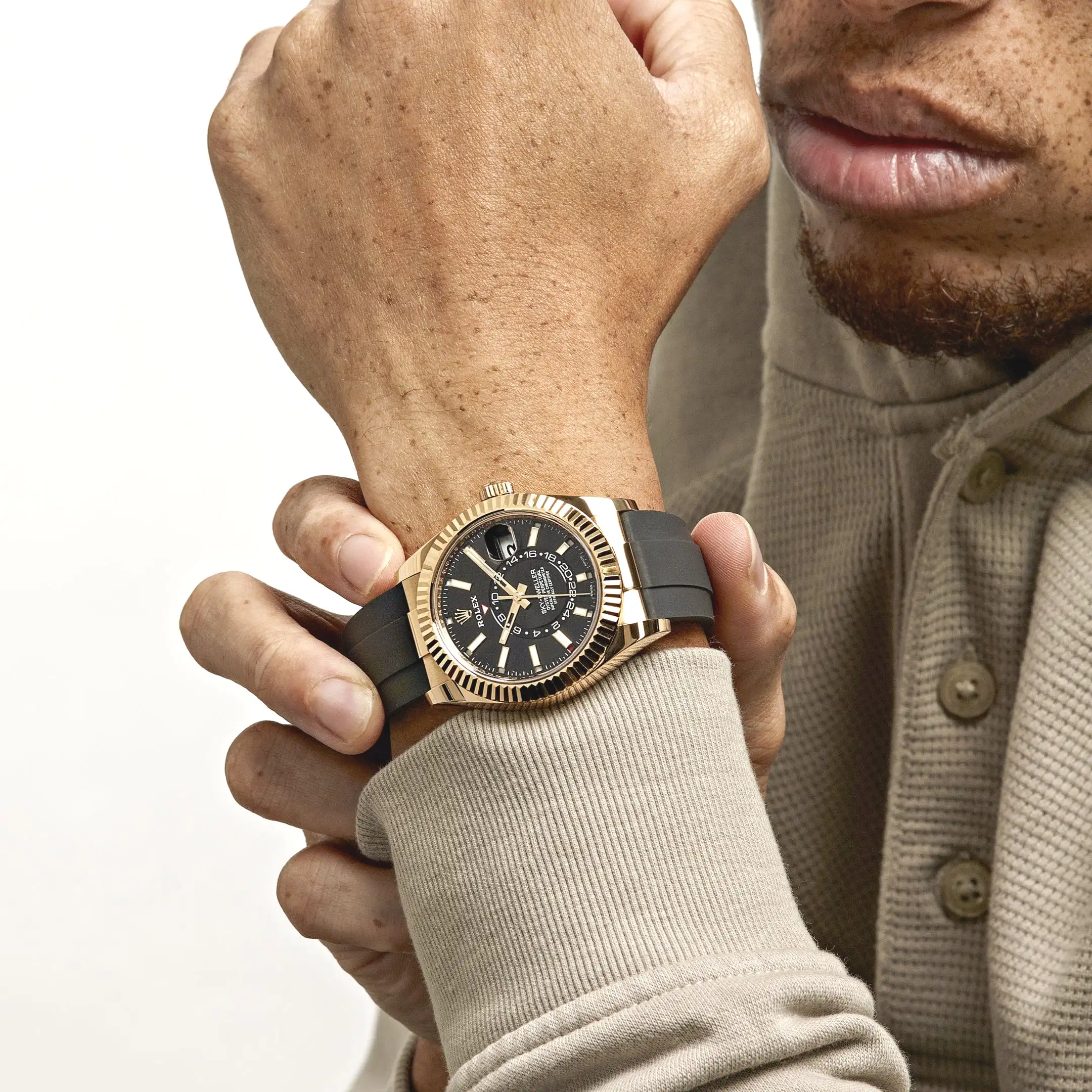 Rolex Sky-Dweller 326238 Yellow Gold Bright Black Dial 42mm - Image 2