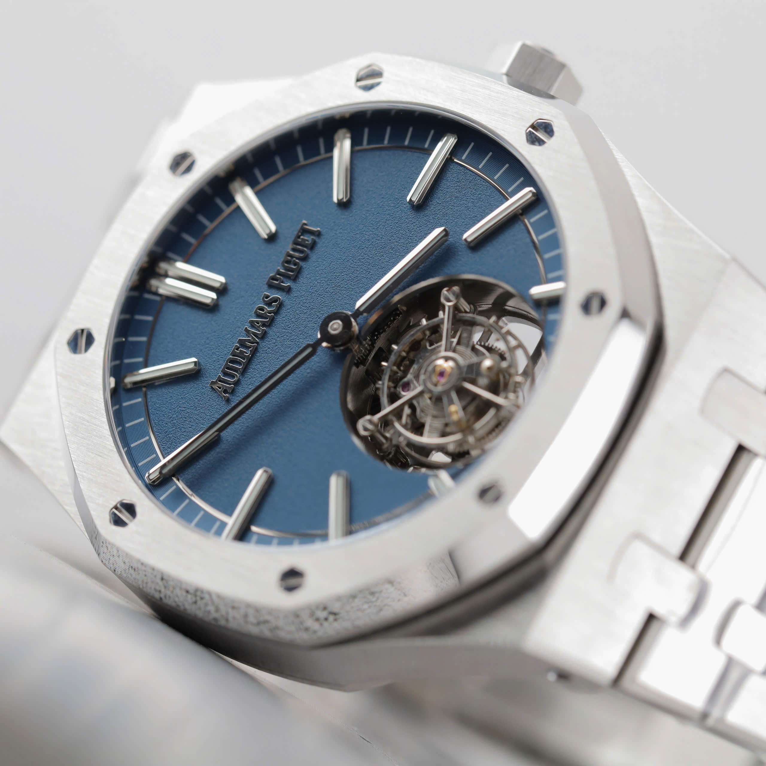 Audemars Piguet Rep11 Watch Royal Oak Self Winding Flying Tourbillon 26730TI Blue Dial 41mm - Image 4