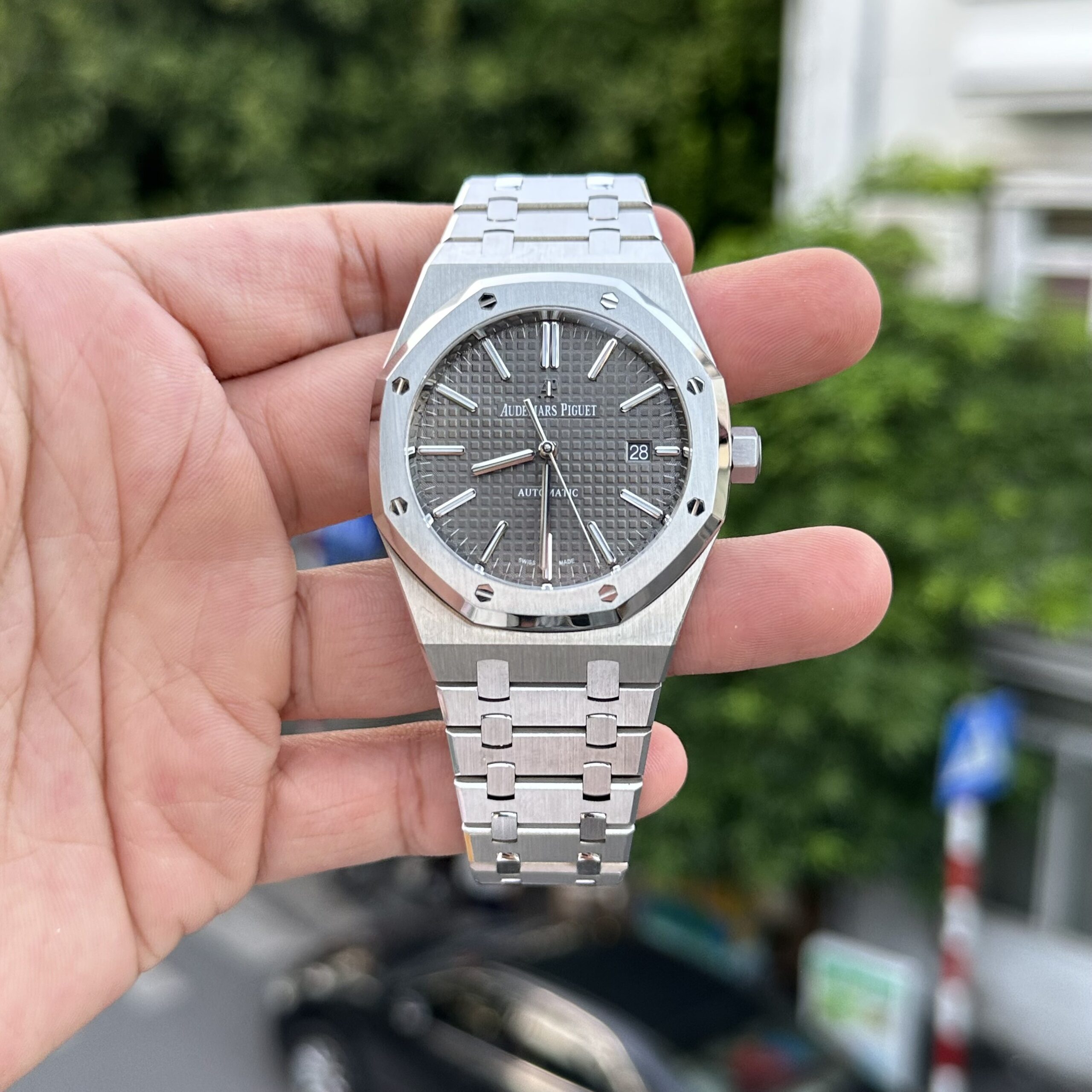 Audemars Piguet Royal Oak 15400ST Watch Gray Dial 41mm