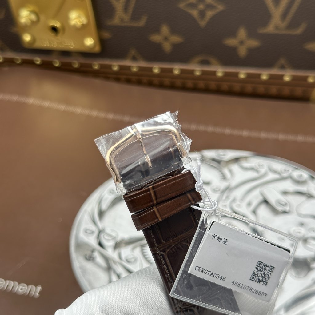 Đồng hồ Cartier Tank Louis mặt trắng mạ vàng hồng máy cơ tự động Fake Cao Cấp 27.8×38.1mm