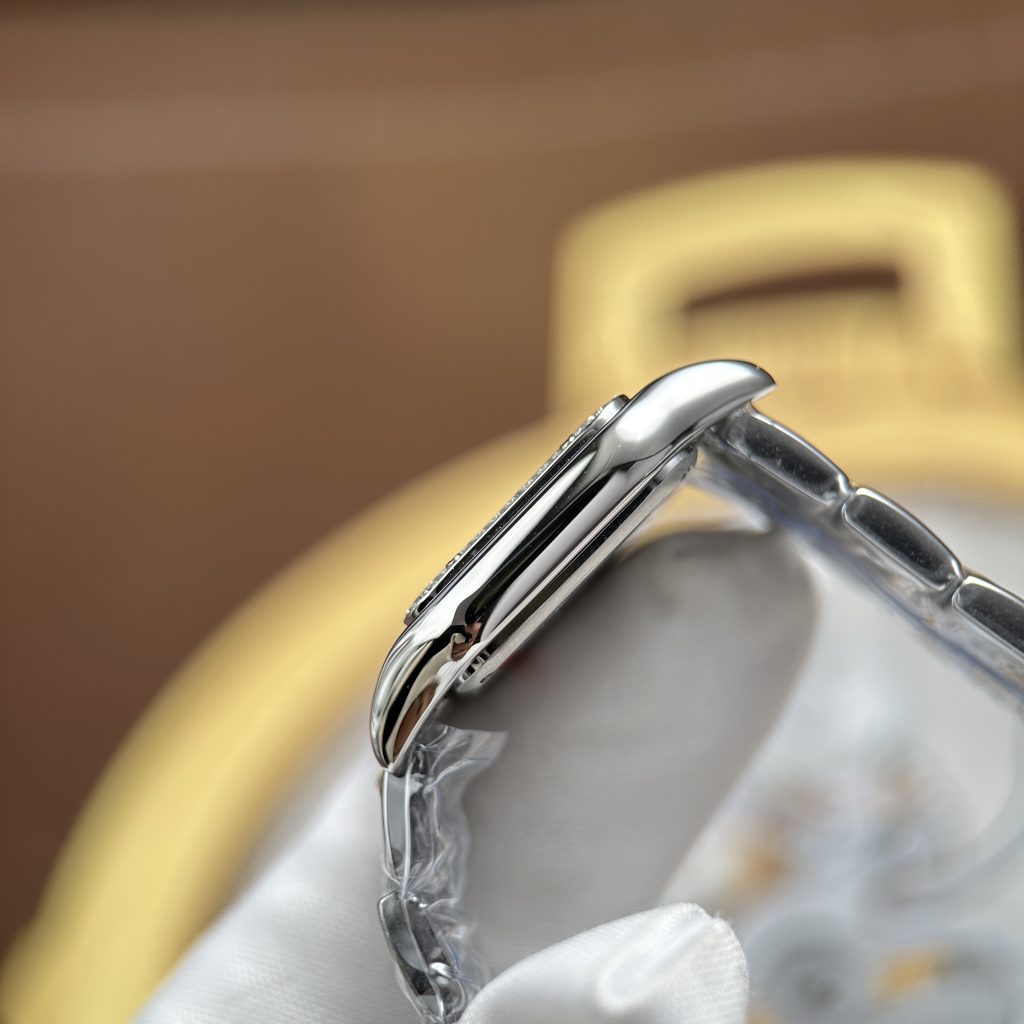 Đồng hồ nữ Cartier Panthere Small Model Rep 11 Mặt Xanh Dương Viền Đính Đá CZ 23x30mm