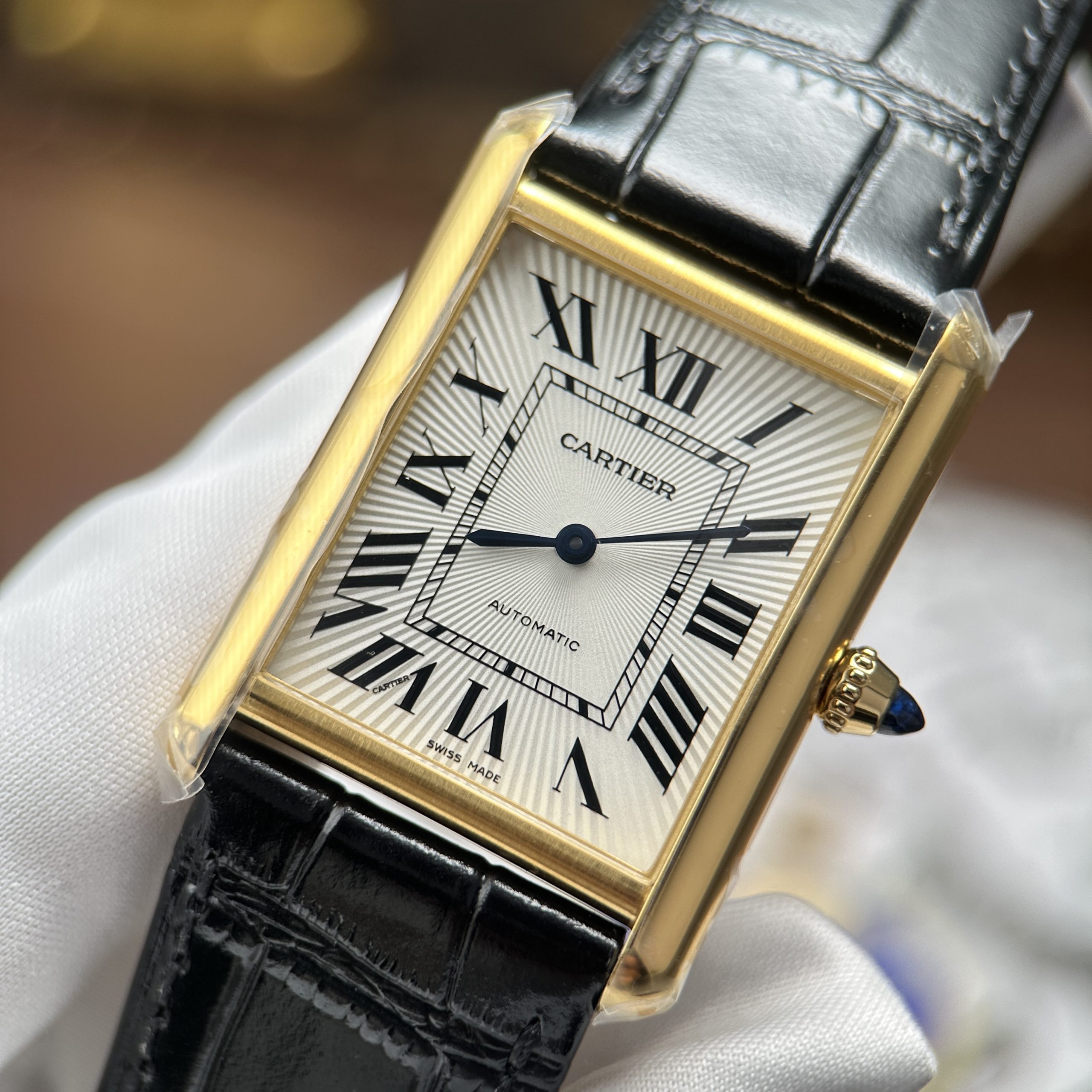 Cartier Tank Louis Replica 11 White Face Black Leather Strap 27.8×38.1mm - Image 4