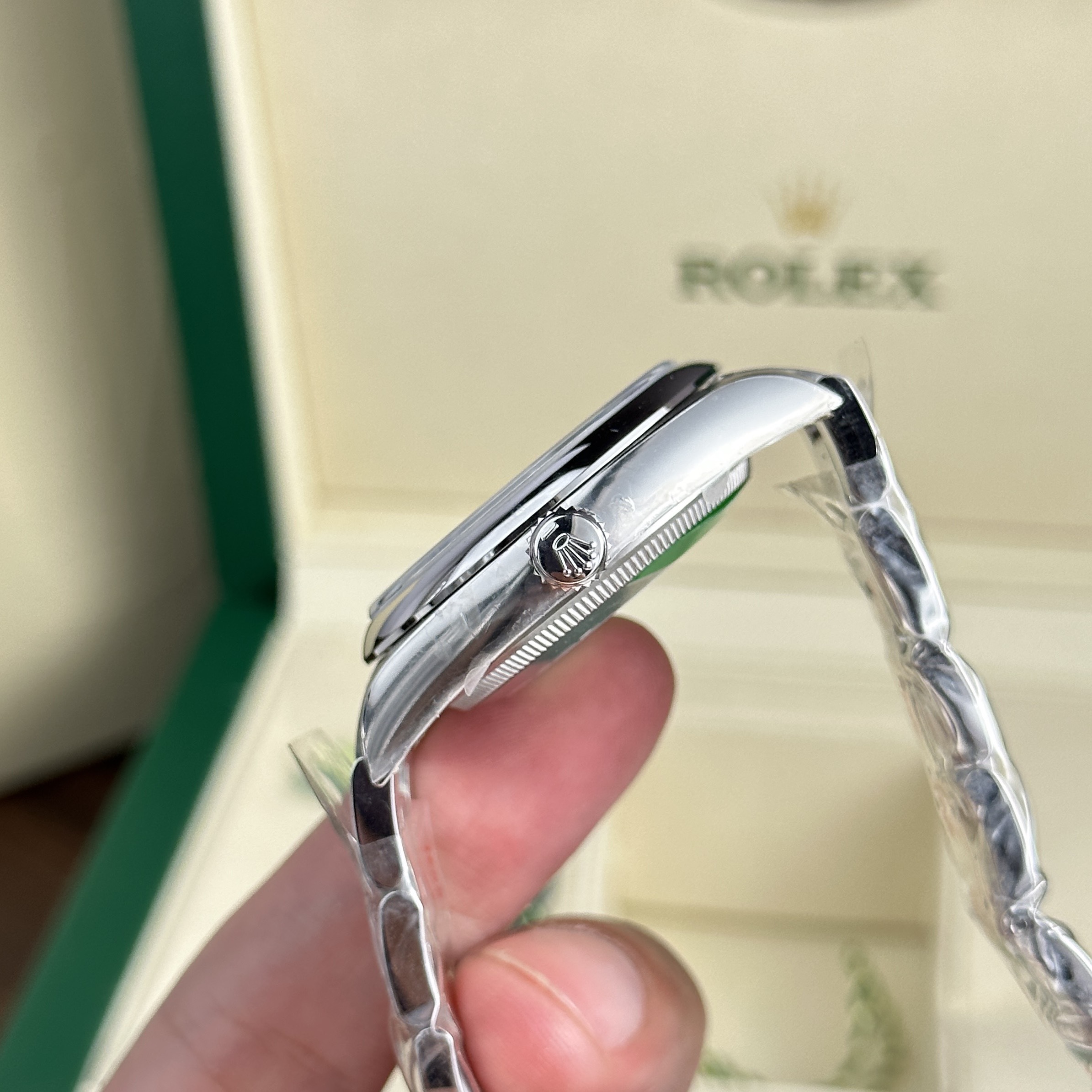 Rolex Oyster Perpetual 126000 Best Replica Watch Green Dial Clean Factory 36mm - Image 8