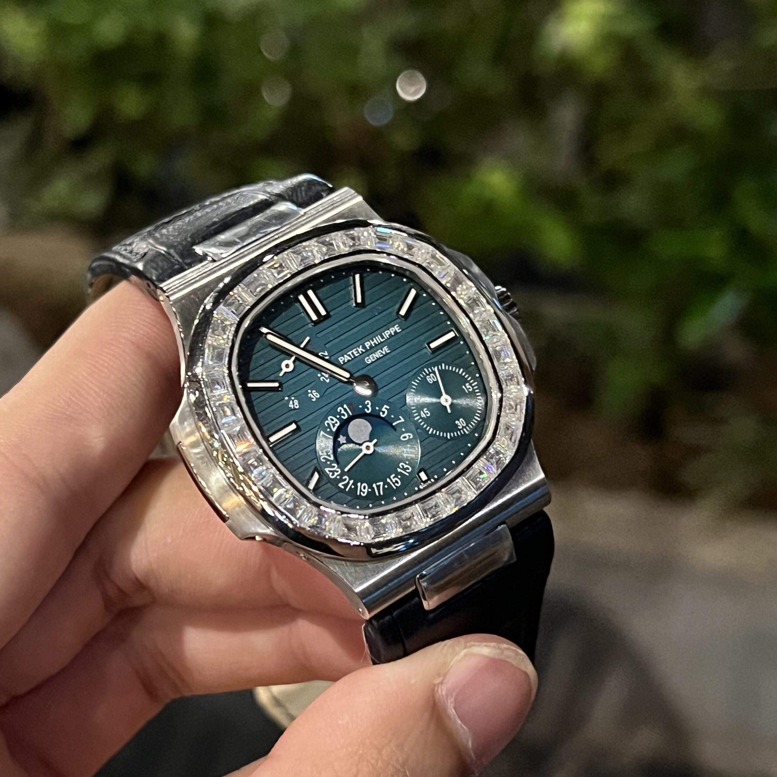 Patek Philippe Nautilus 5722G Custom Moissanite 40mm - Image 4