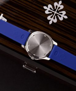 Alternative view of Patek Philippe Aquanaut 5067 Replica Watches Custom Moissanite Diamonds Blue 35.6mm