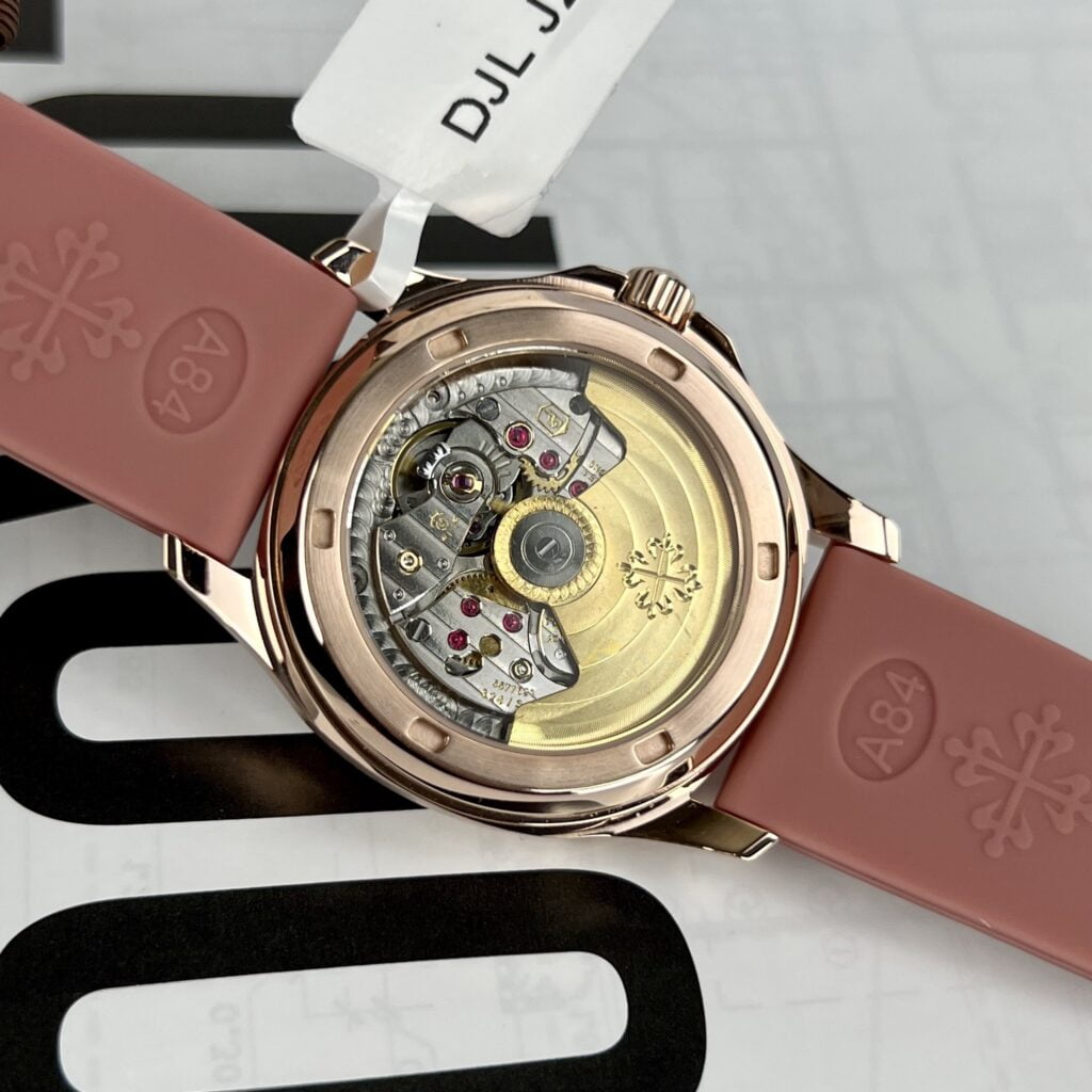 Patek Philippe Aquanaut 5072R Gold Wrapped Customs Moissanite Diamonds 35 (5)