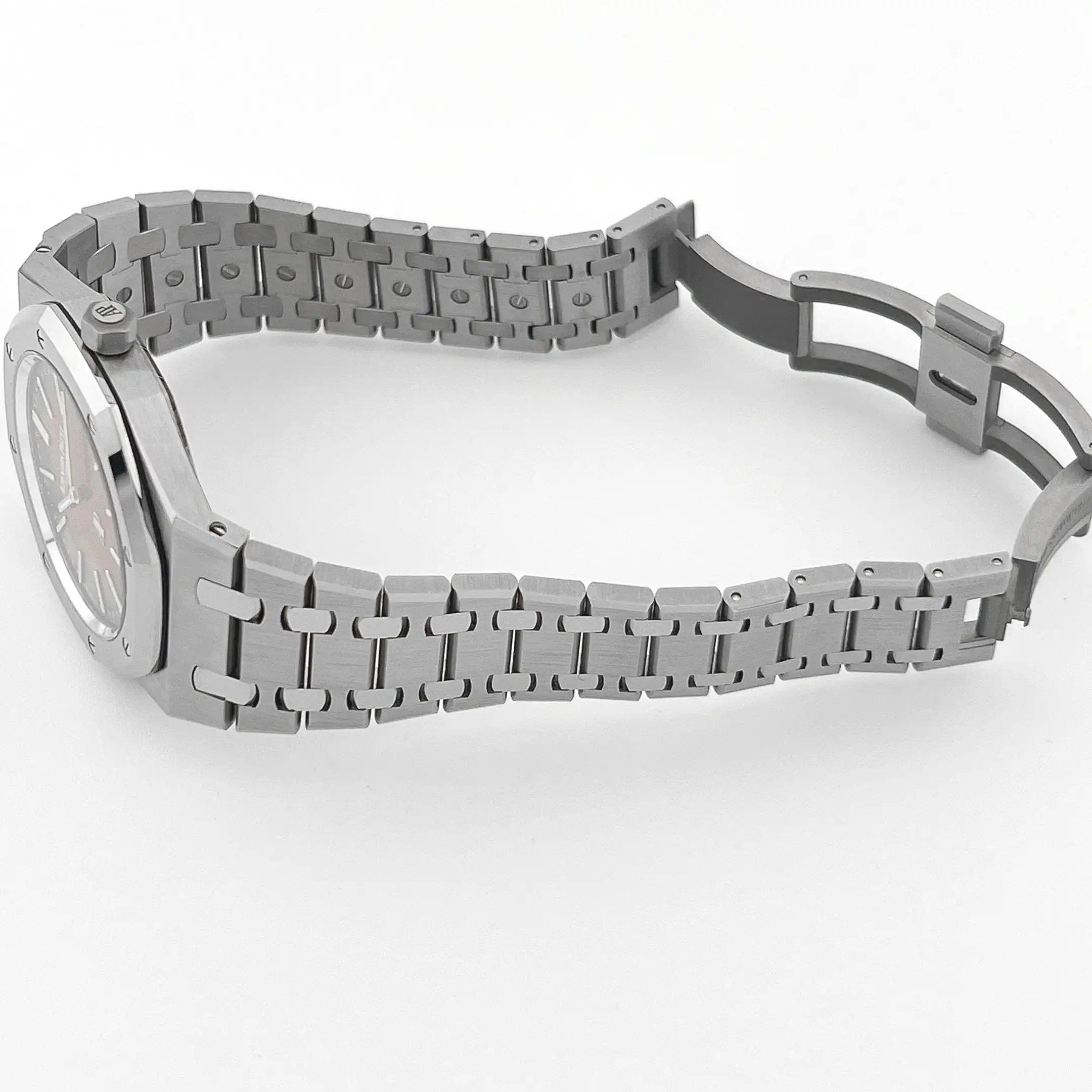 Audemars Piguet Royal Oak 16202XT.OO.1240XT.01 ‘Jumbo’ Extra-Thin Titanium Burgundy Dial - Image 11