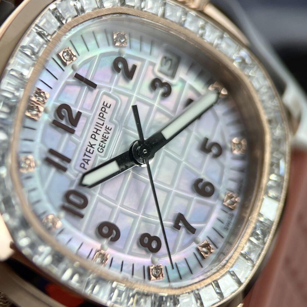 Patek Philippe Aquanaut 5072R Gold Wrapped Customs Moissanite Diamonds 35 (5)