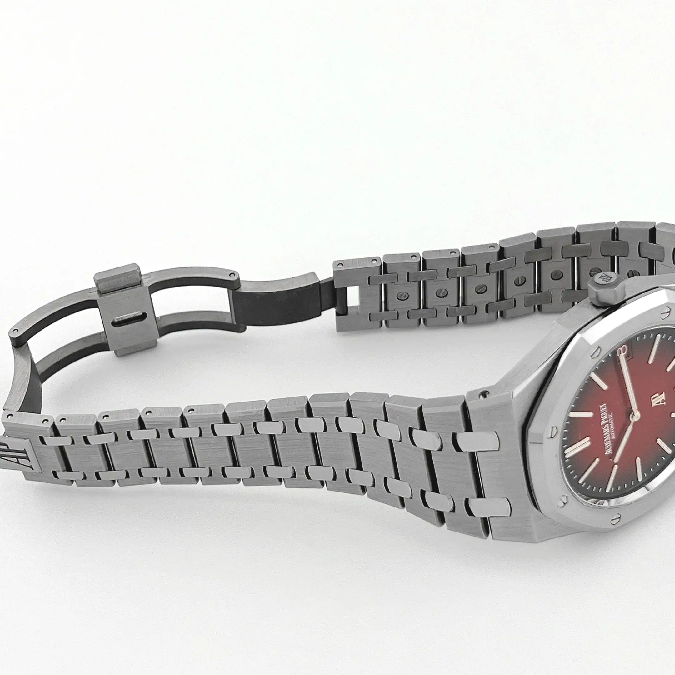 Audemars Piguet Royal Oak 16202XT.OO.1240XT.01 ‘Jumbo’ Extra-Thin Titanium Burgundy Dial - Image 12