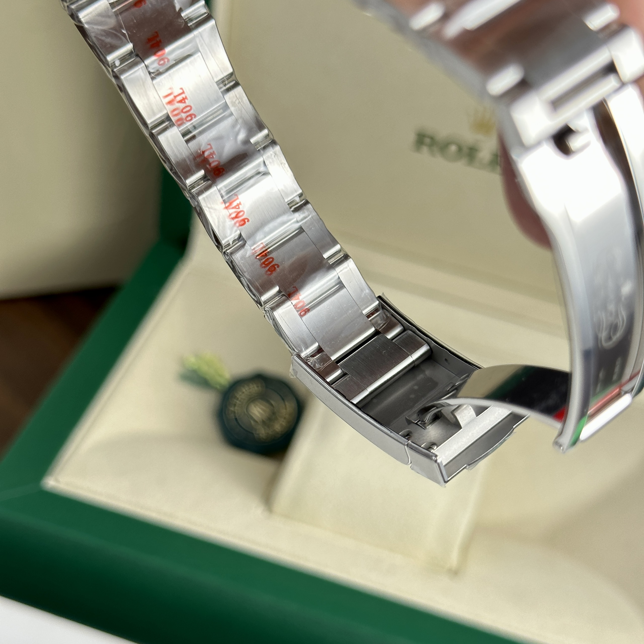 Rolex Oyster Perpetual 126000 Best Replica Watch Green Dial Clean Factory 36mm - Image 4
