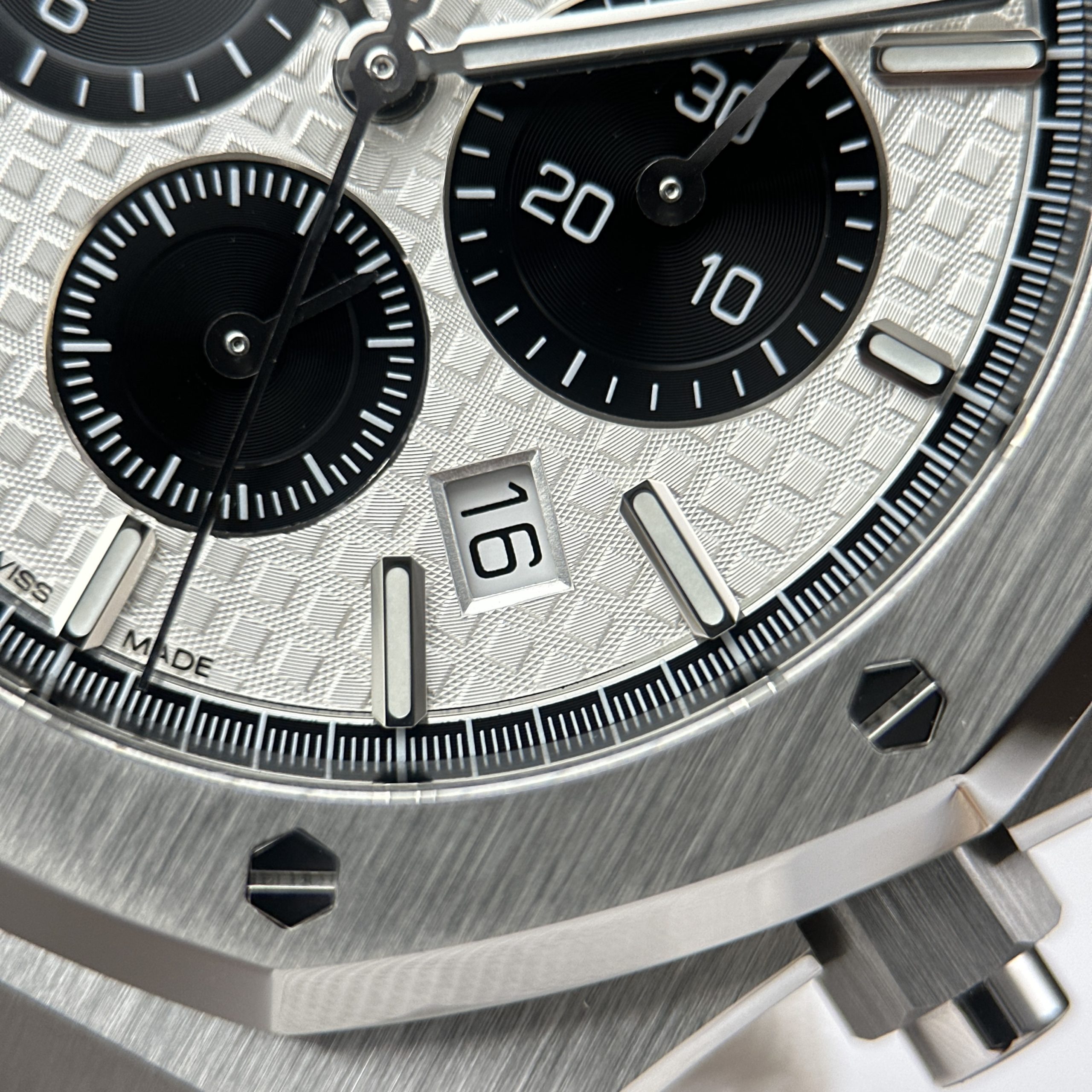 Audemars Piguet Replica 11 Watch Royal Oak Chronograph 26331 White Dial APS Factory 41mm - Image 8