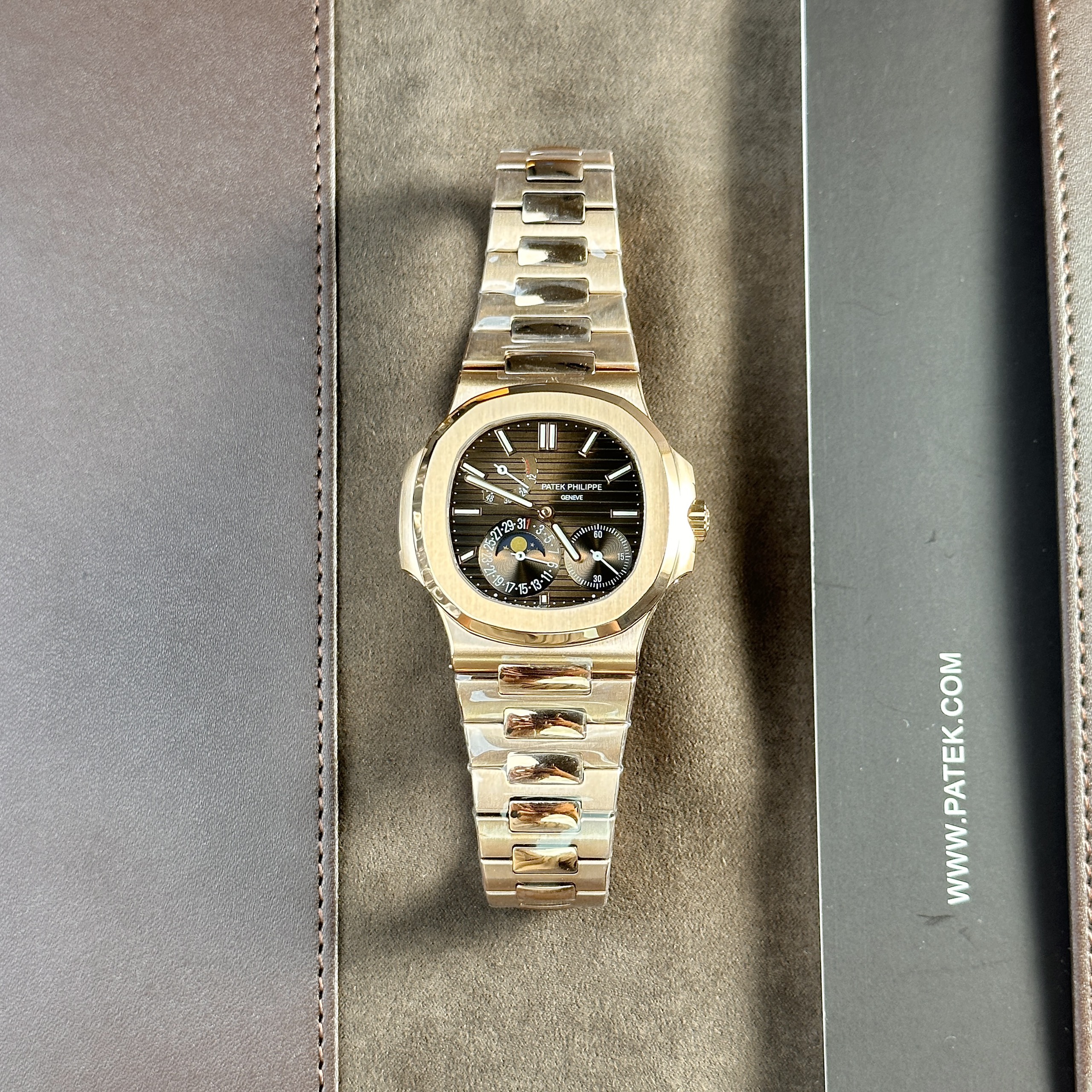 Patek Philippe Nautilus 5712 Watch Chocolate Dial GRF 40mm - Image 2