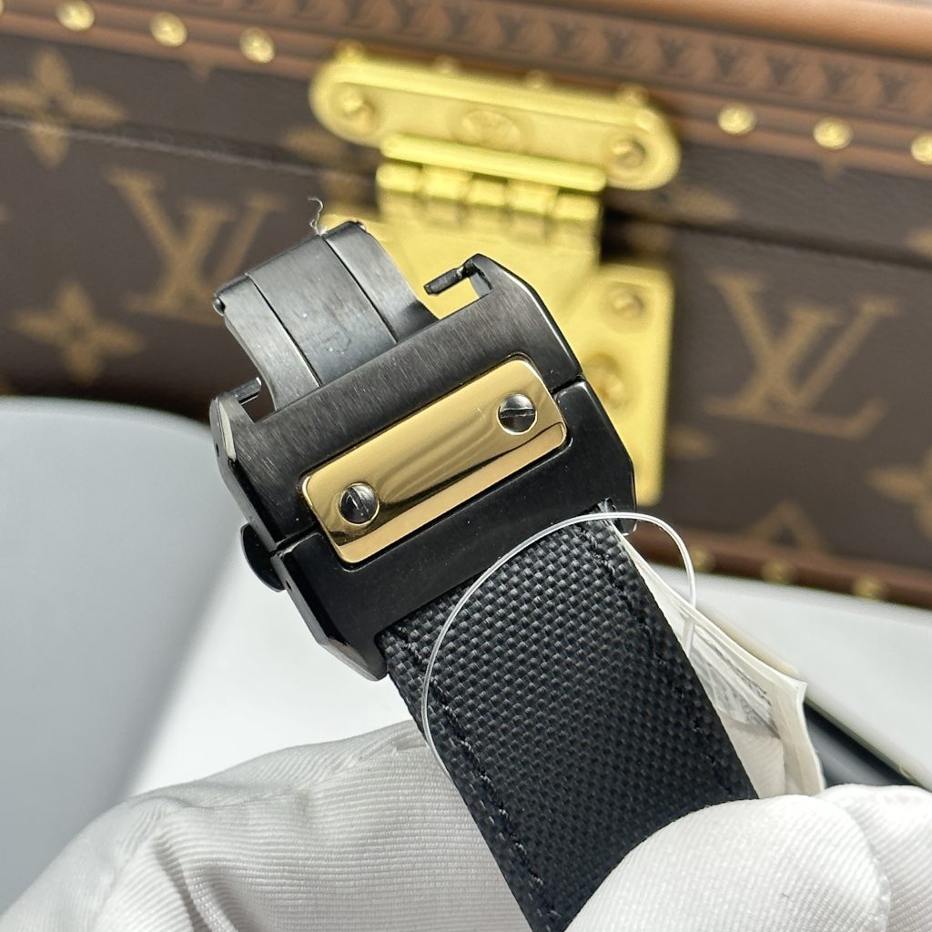 Đồng Hồ Cartier Santos 100 XL Black ADLC Chế Tác Mặt Đen Viền Vàng 41x51mm