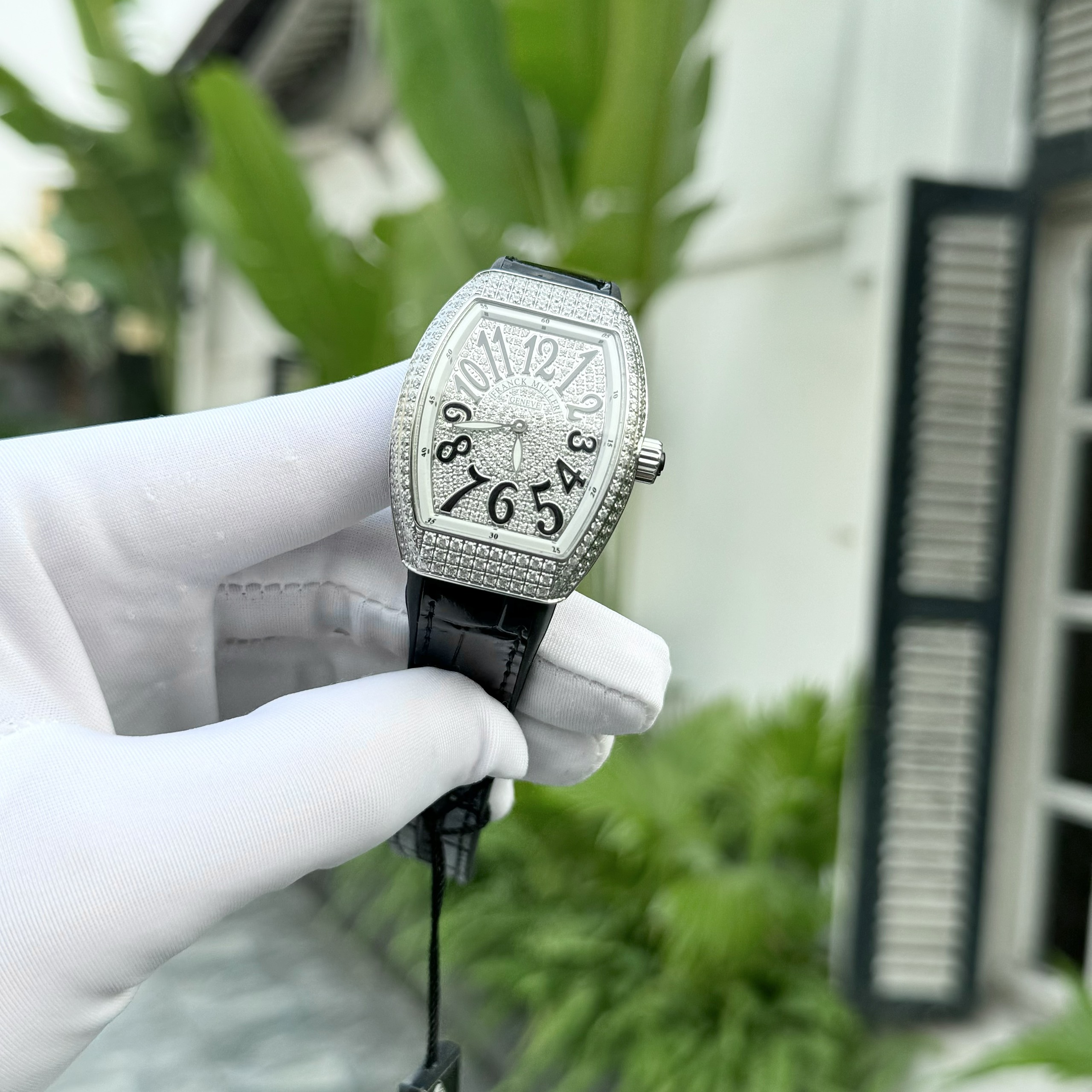 Franck Muller V32 Full Diamonds Replica Watch Black Color ABF 32x40mm - Image 3