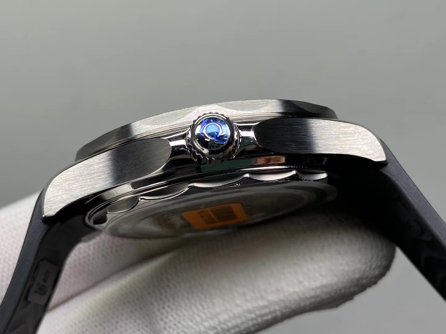 Replica Omega Seamaster James Bond 007 VS Factory 42mm - Image 6